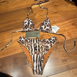 Agua De Coco bikini set  bottom top size small NWT